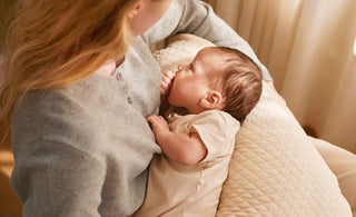 Babyen min vil bare sove på meg og ha bryst hele tiden